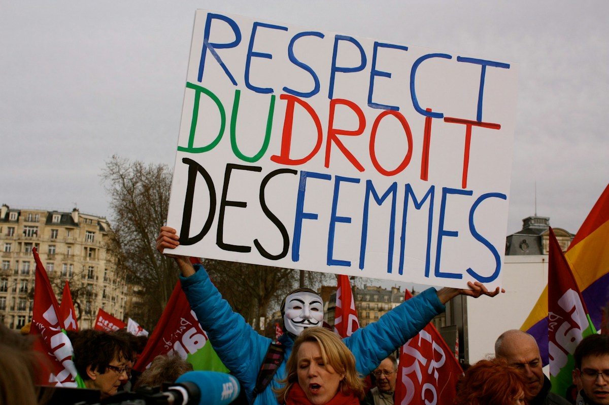 Illustration de la section « Femmes dans le leadership : la loi Rixain impose des quotas »